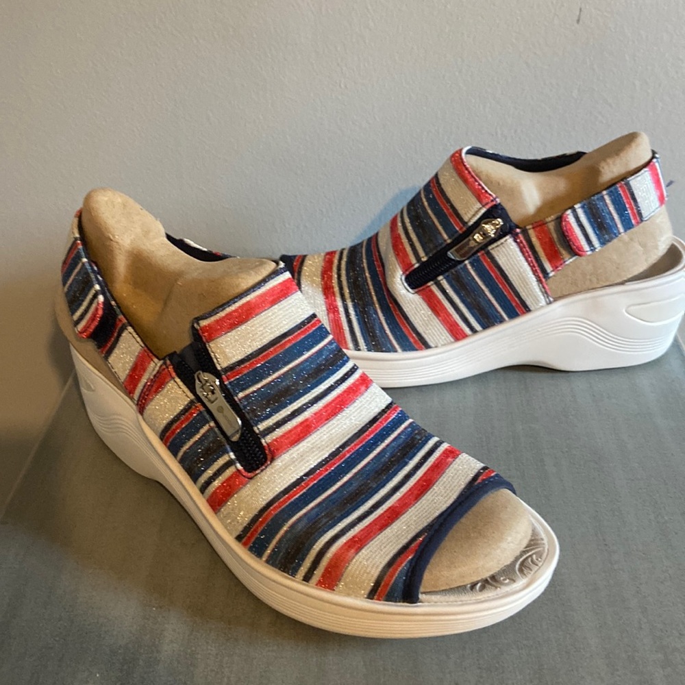 BZees Delicious Navy Red White Slingback sandals Size 8.5